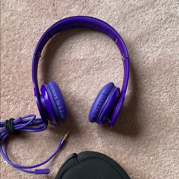 BEATS by Dr. Dre SoloHD On-Ear Wired Headphones - Picture 3 of 5